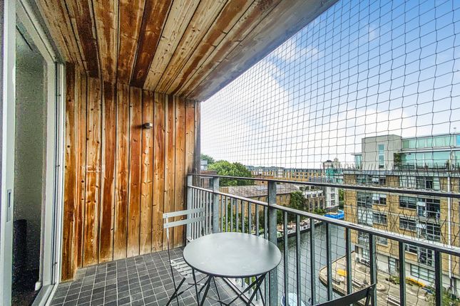 Flat to rent in Wharf Road, Angel