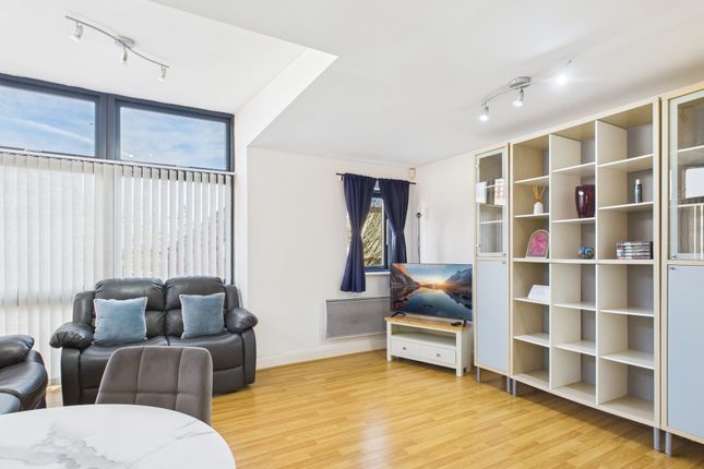 3, 33, Rickman Drive, Birmingham photo 2