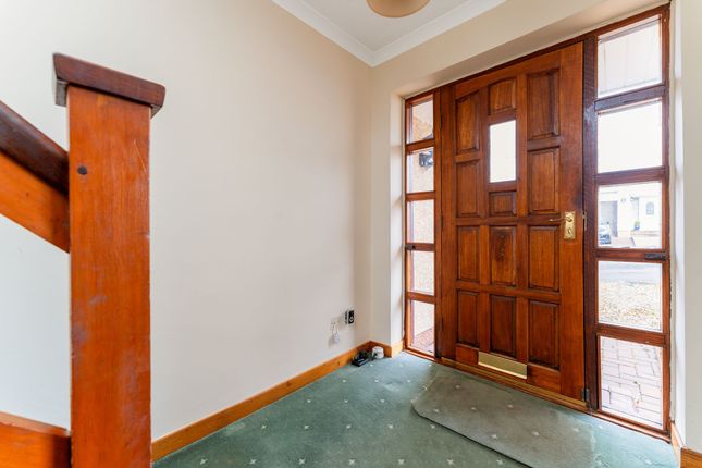 54 St. Lukes Avenue, Carluke photo 2