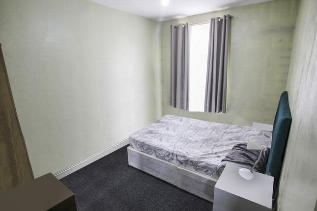 18, Madras Road, London photo 4