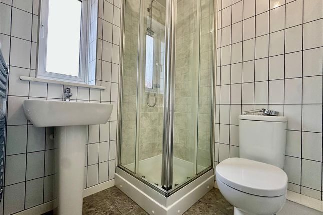 Ensuite.Jpg