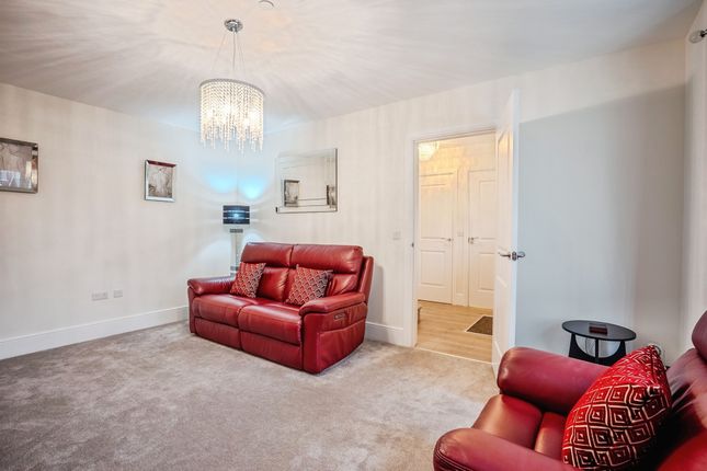 110, Lave Way, Caldicot photo 4
