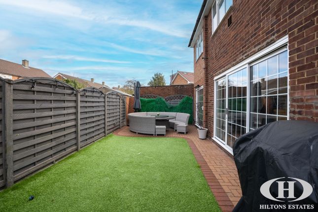 10, Kevin Close, Hounslow photo 3