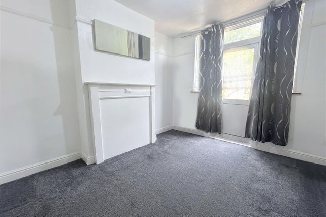 Spring Road, Feltham photo 4