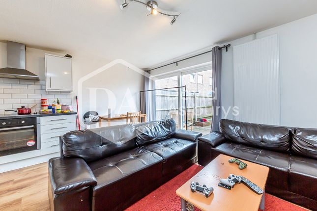 Thumbnail Maisonette to rent in Wager Street, Mile End, London