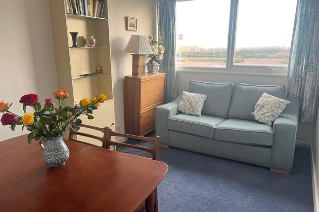 28 Min Y Mor,, Victoria Parade, Gwynedd photo 3