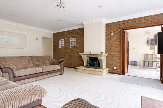 4 Twynham Road, Maidenhead photo 4