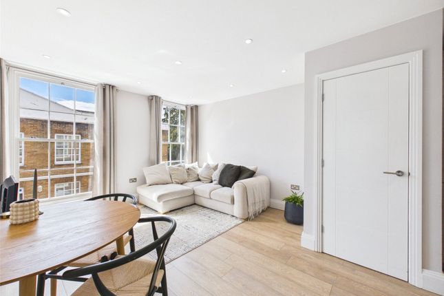Flat 13 Garrick House, 163,, High Street, Hampton Hill photo 4