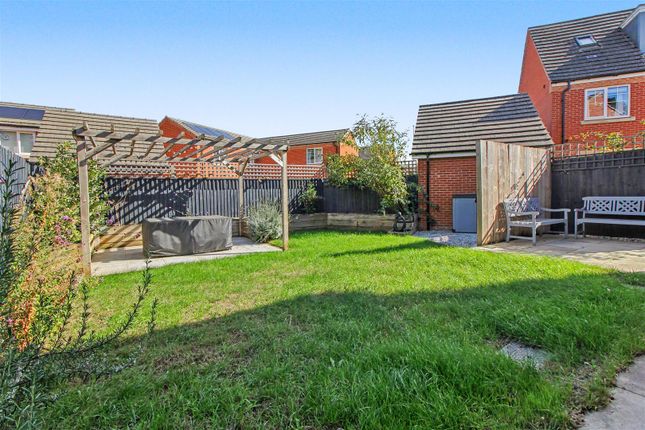 11, Betournay Close, Wellingborough photo 4