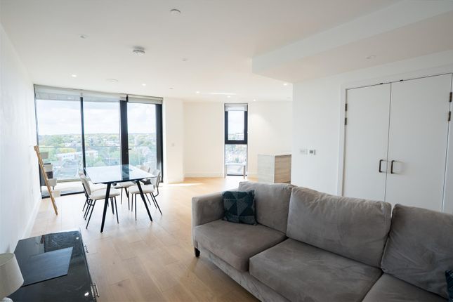 3-bed house on Kingsland High Street, London, £4,200/mo