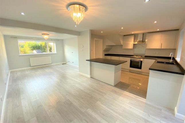 Mill Road, Crawley photo 4
