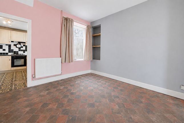 18, Sunnyside Road, Bridgend photo 4