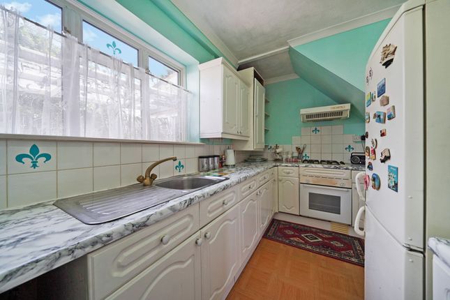 104 Chapman Road, Croydon photo 4
