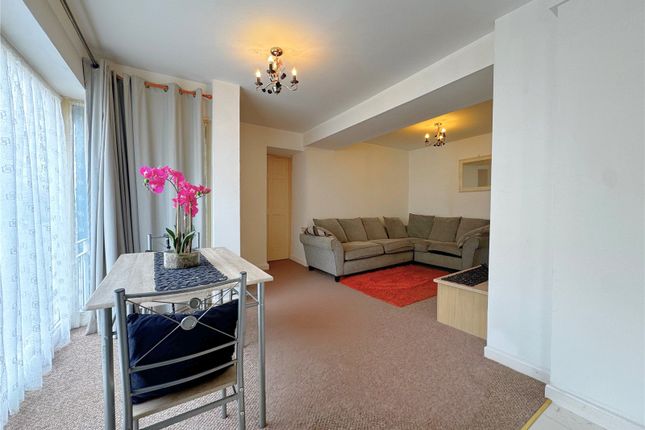 Flat A, 24, Dimond Street, Pembrokeshire photo 4