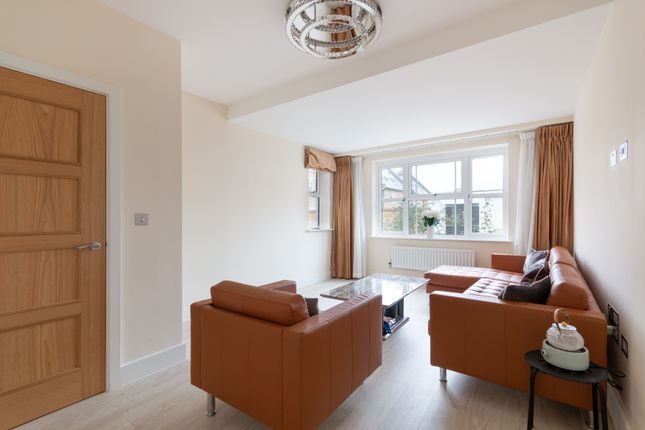 Town house to rent in Roper Crescent, Sunbury-On-Thames