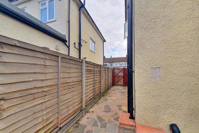 11, Southfield Road, Waltham Cross photo 4