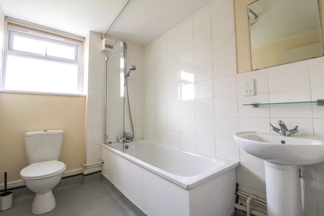Flat to rent in Canning Road, Addiscombe, Croydon