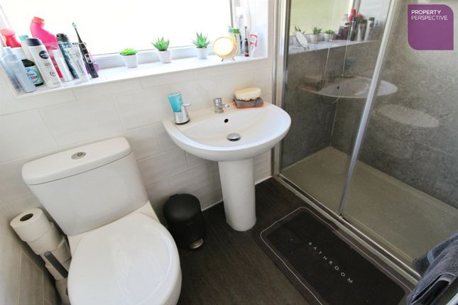 72a, Desborough, Kettering photo 4