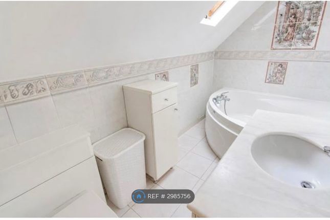 Holly Road, Enfield photo 5