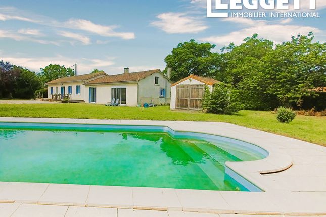 Thumbnail Villa for sale in Lusignan, Vienne, Nouvelle-Aquitaine