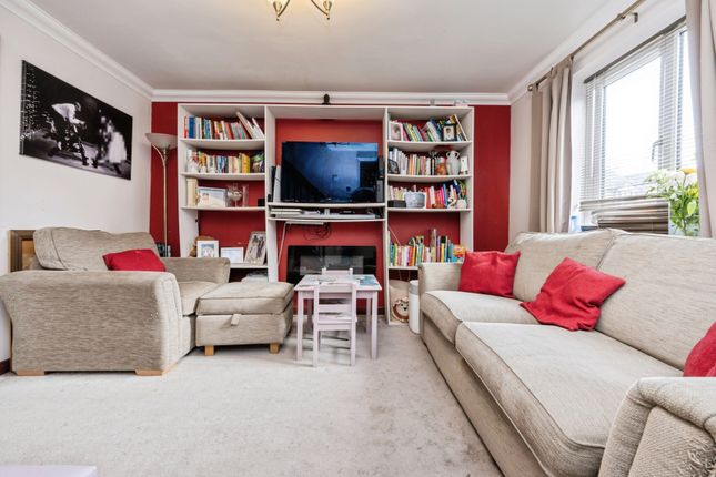5, Columbine Close, Bedfordshire photo 2