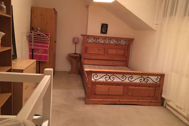 Bankfield Terrace, 37, Burley, Leeds photo 3