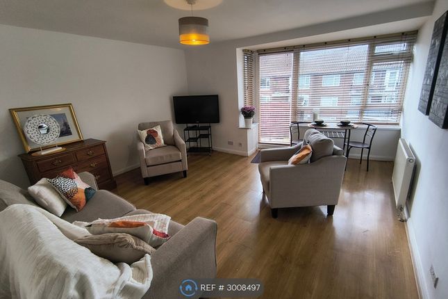 Parr Court, Castle Way, Feltham photo 2