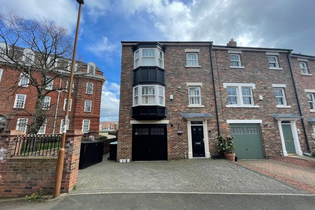 Thumbnail Town house to rent in Dalton Crescent, Durham