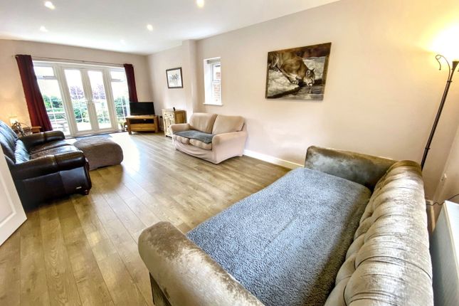 27, Bill Deedes Way, Ashford photo 3