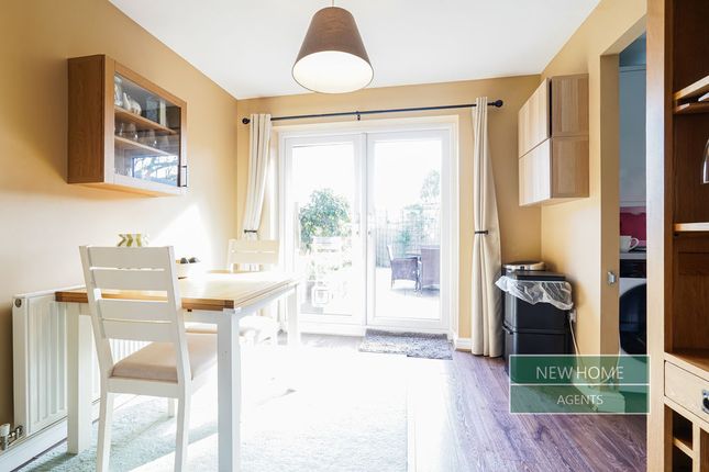 22, Rowan Crescent, Hyde photo 5