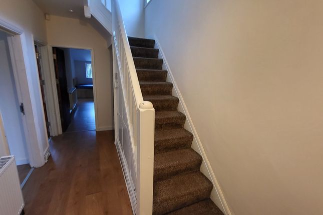 38 Lees Hall Crescent, Manchester photo 5