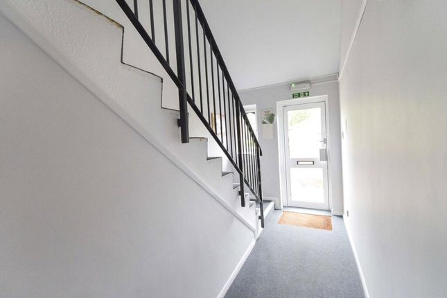2, Armoury Road, London photo 4