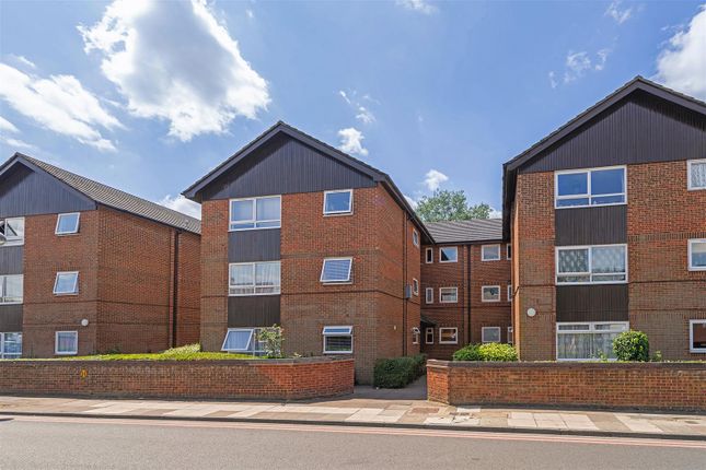 27 Berkeley Court-9.Jpg