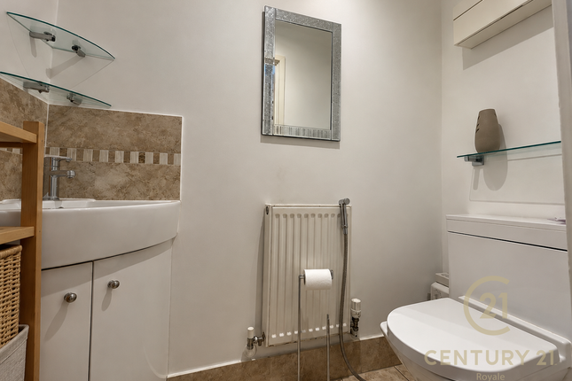 Isabella Place, KINGSTON UPON THAMES photo 5