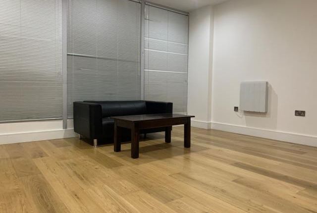 Flat 55 Trinity Square,, Staines Road, Hounslow photo 3