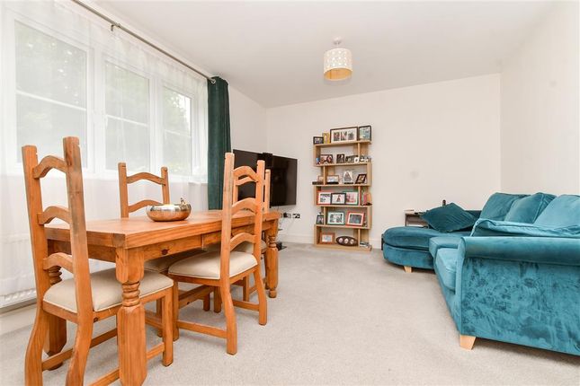 Thumbnail Flat for sale in Waterhouse Lane, Kingswood, Tadworth, Surrey