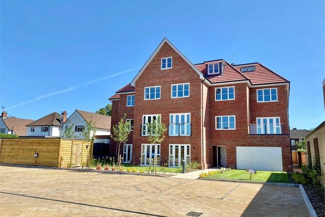 1-bed flat on 8, Elizabeth Court, Bathurst Walk, Richings Park, £320,000