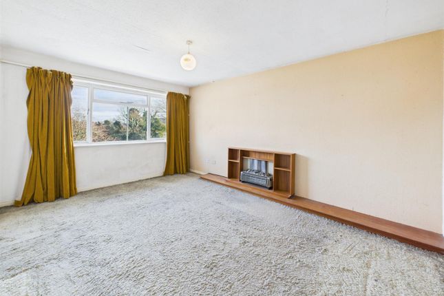 33, Stirling Way, Gloucester photo 3