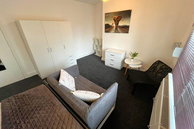 Room 2, 37, Layton Avenue, Mansfield photo 3