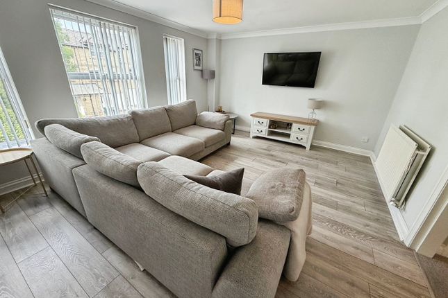 17, Paslew Court, Keighley photo 4