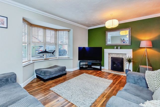 18, Holdenby Close, Market Harborough photo 2