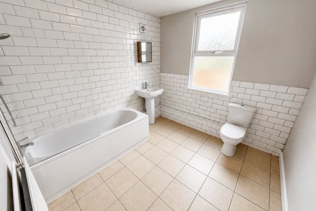 Castleford Street, L15 8JP photo 5