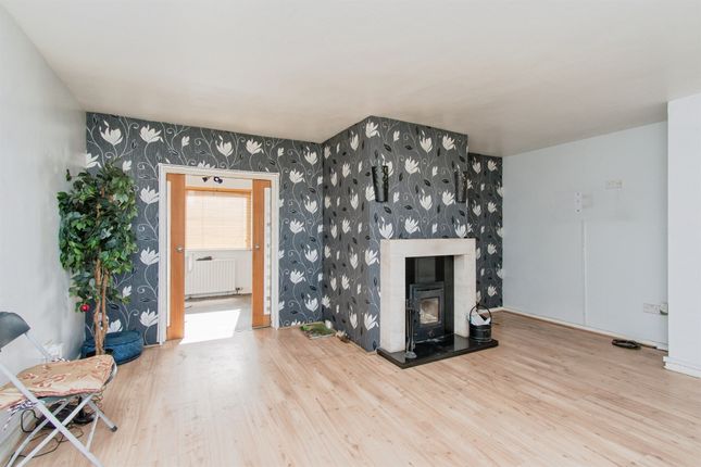 8, Poplar Grove, KNOTTINGLEY photo 2
