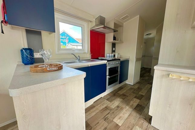 Broadland Sands Holiday Park, Corton photo 5