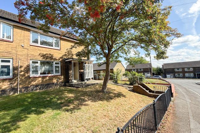 1-bed flat on 4, North Way, Huddersfield, £35,000