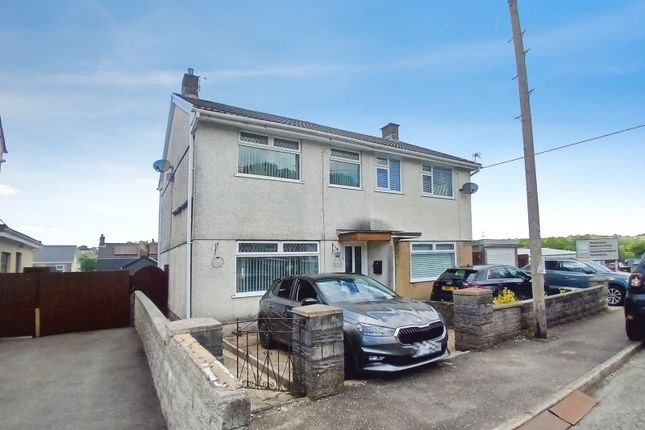 3-bed house on 71, Tyn Y Bonau Road, Swansea, £100,000