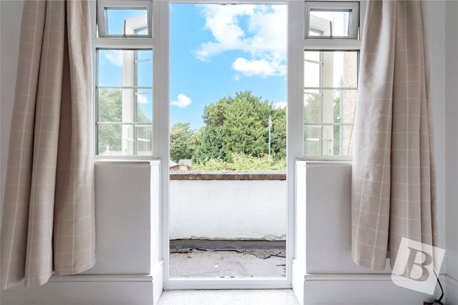 11, Byron Mansions, Upminster photo 3