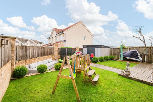 41, Mclean Crescent, Whitburn photo 4
