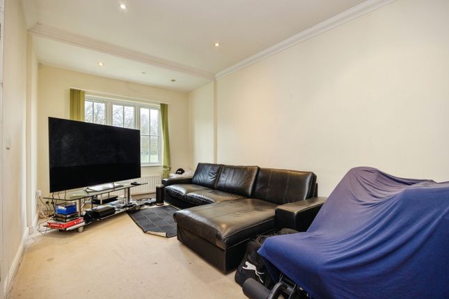 19, Railton Road, Surrey photo 3