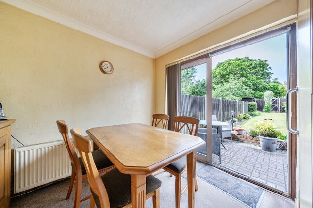 8, Watermill Way, Dartford photo 4